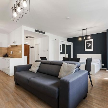 Lam Moon - Ac - Terrace Apartment Bratislava Exterior foto