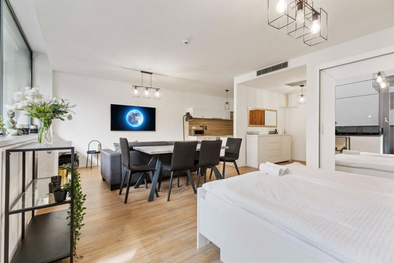 Lam Moon - Ac - Terrace Apartment Bratislava Exterior foto