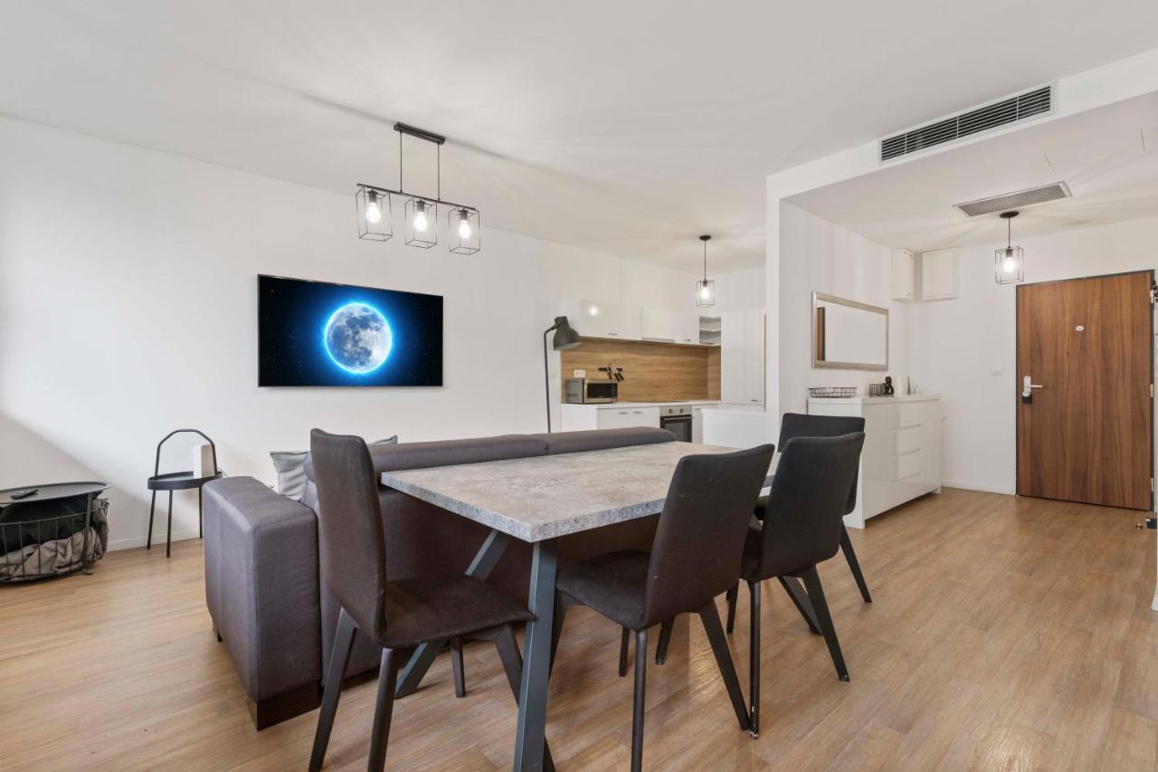 Lam Moon - Ac - Terrace Apartment Bratislava Exterior foto